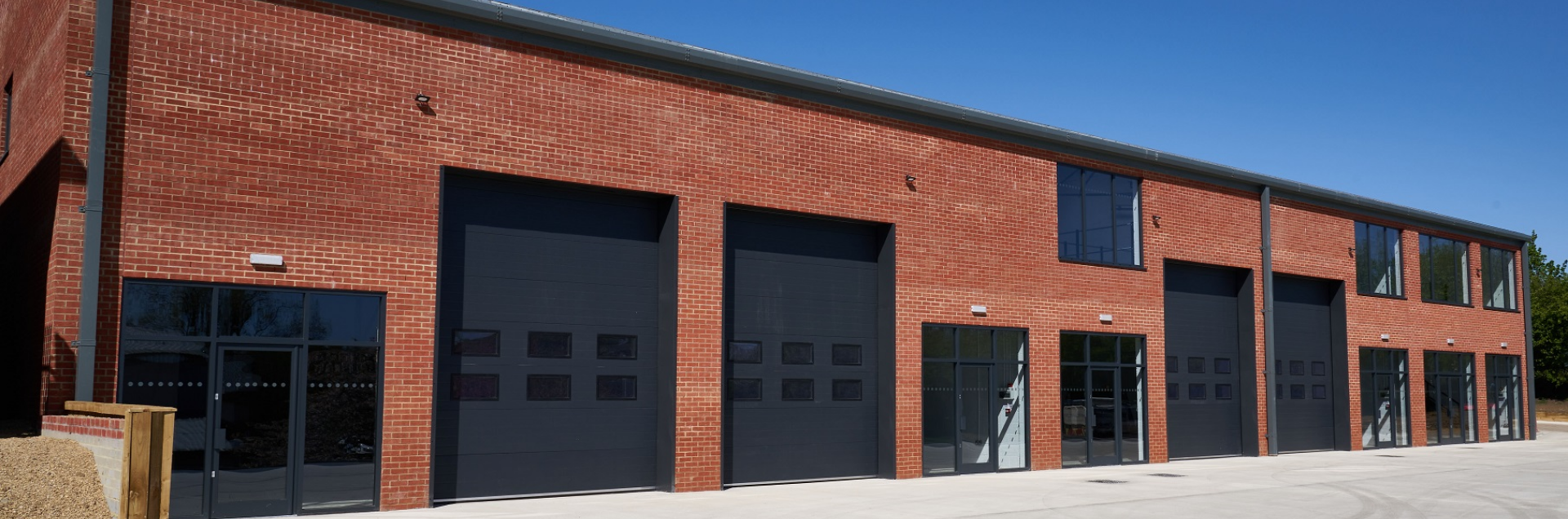 Supplying a wide range of Industrial Doors  together with <br> repairs and maintenance to the whole of the UK. ​